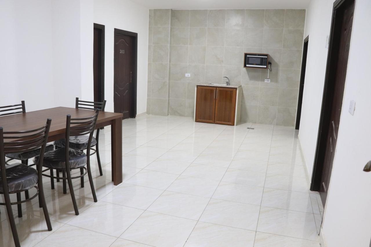 Faraseen Apartments 1 Al Qastal Zewnętrze zdjęcie