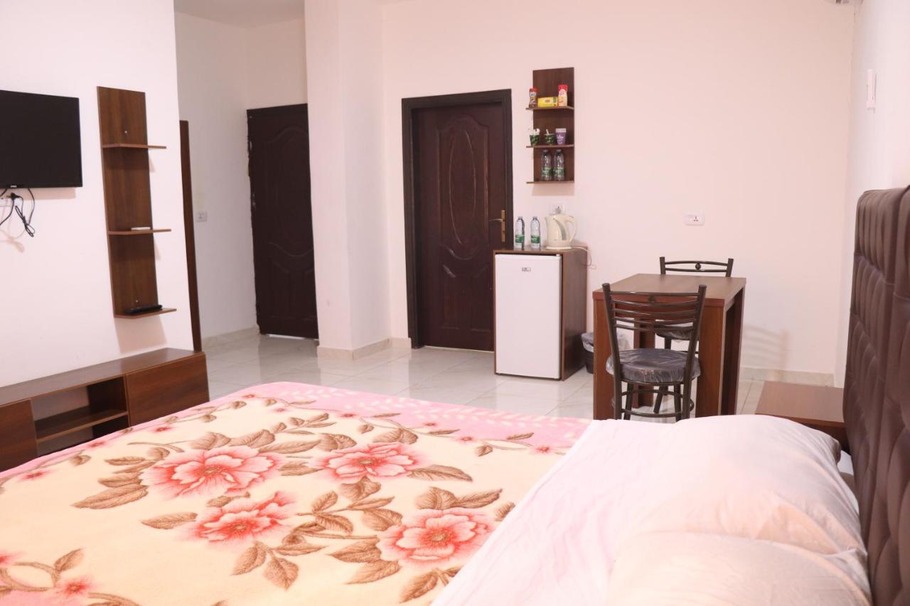 Faraseen Apartments 1 Al Qastal Zewnętrze zdjęcie