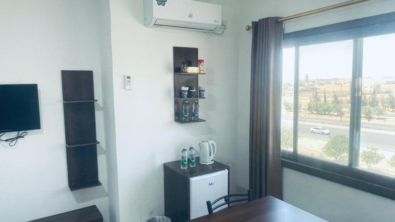 Faraseen Apartments 1 Al Qastal Zewnętrze zdjęcie